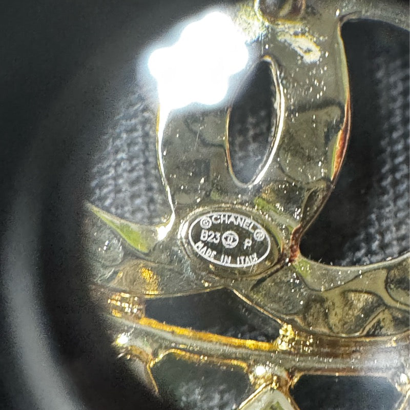 99% New - Chanel 23P earrings AB style