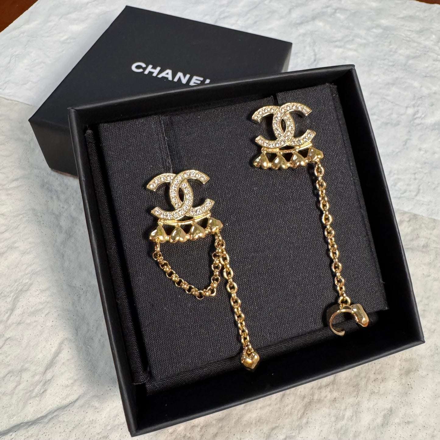 99% New - Chanel 23P earrings AB style