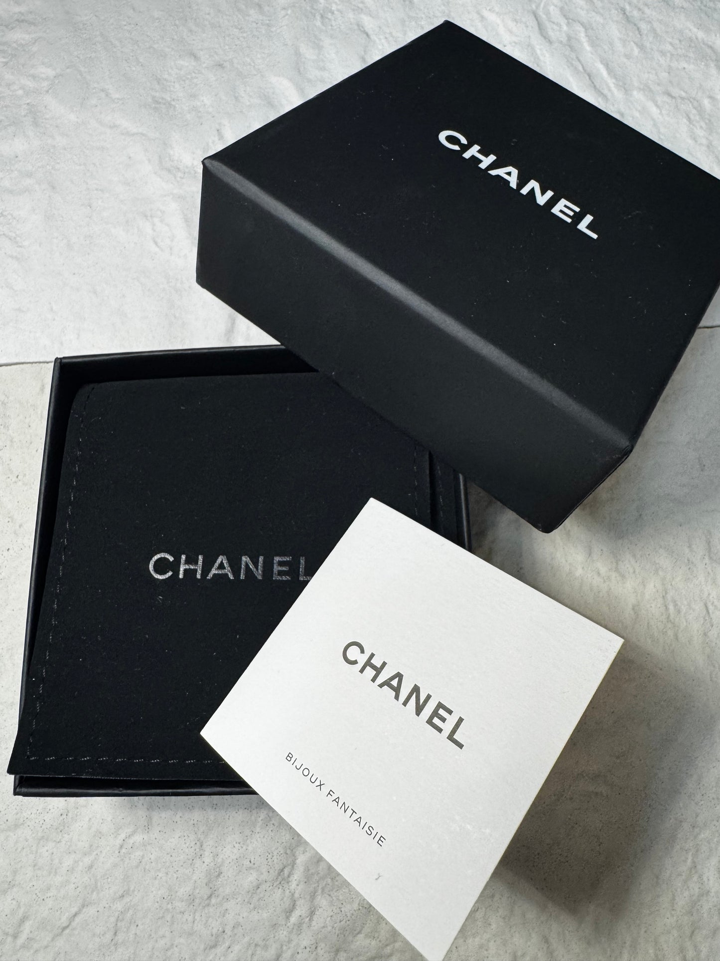 99% New - Chanel 23P earrings AB style