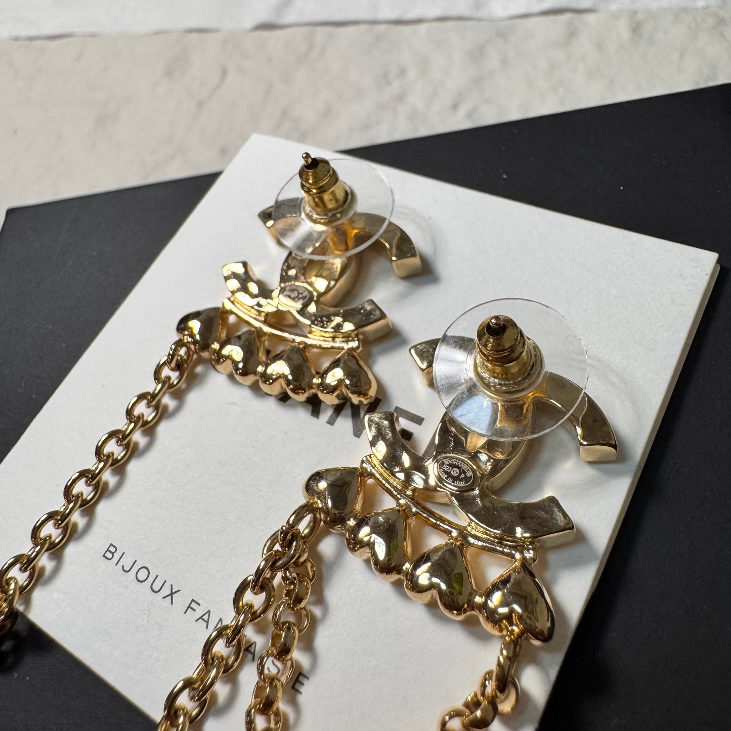 99% New - Chanel 23P earrings AB style