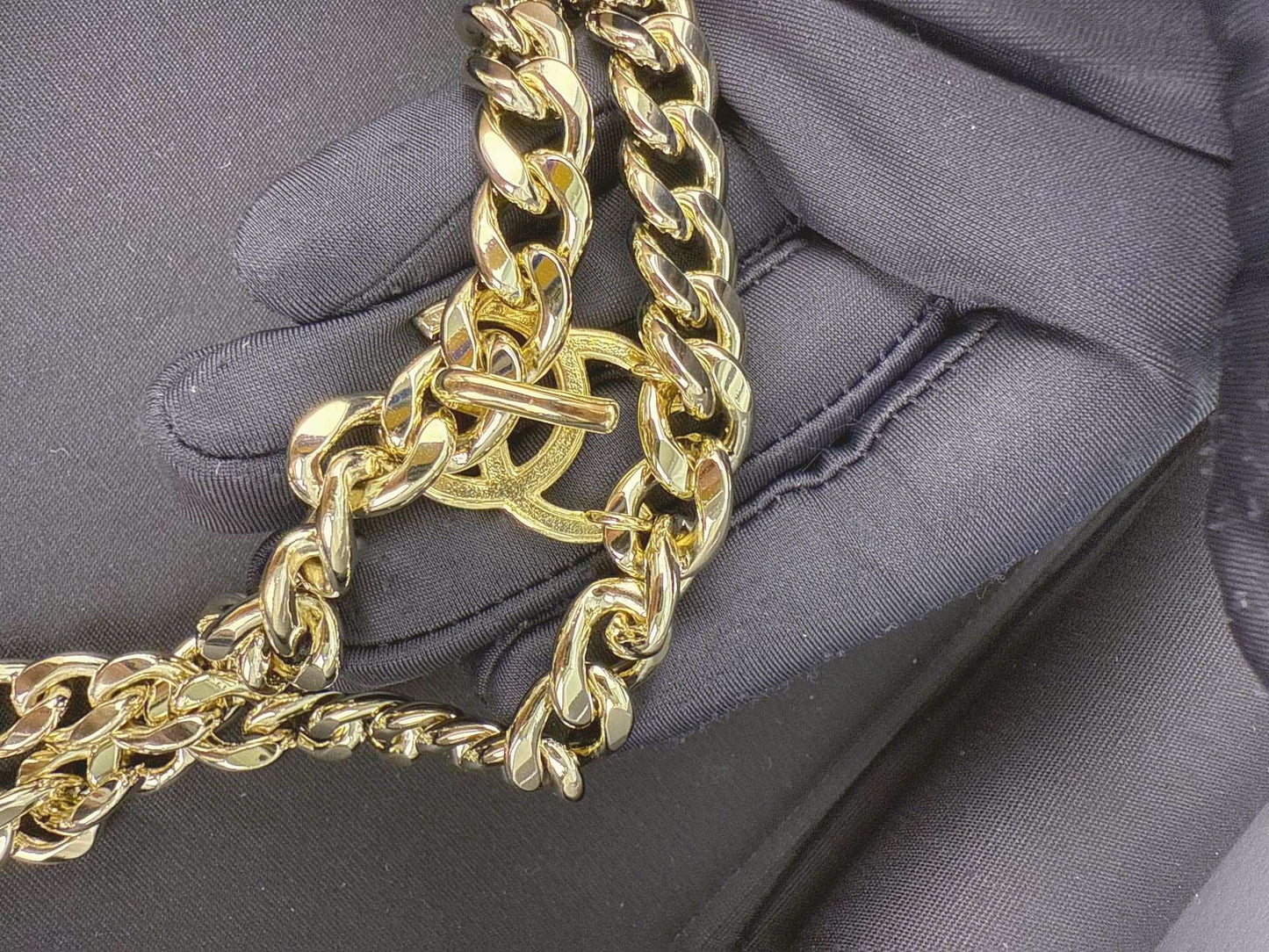 100% NEW - CHANEL Gold Lipstick Perfume Bottle Pendant Necklace