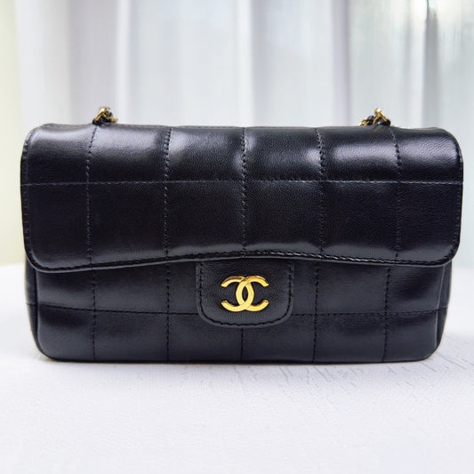 98% NEW - CHANEL Mini Ice Cube Black Lambskin with Gold Hardware 8×6×10cm