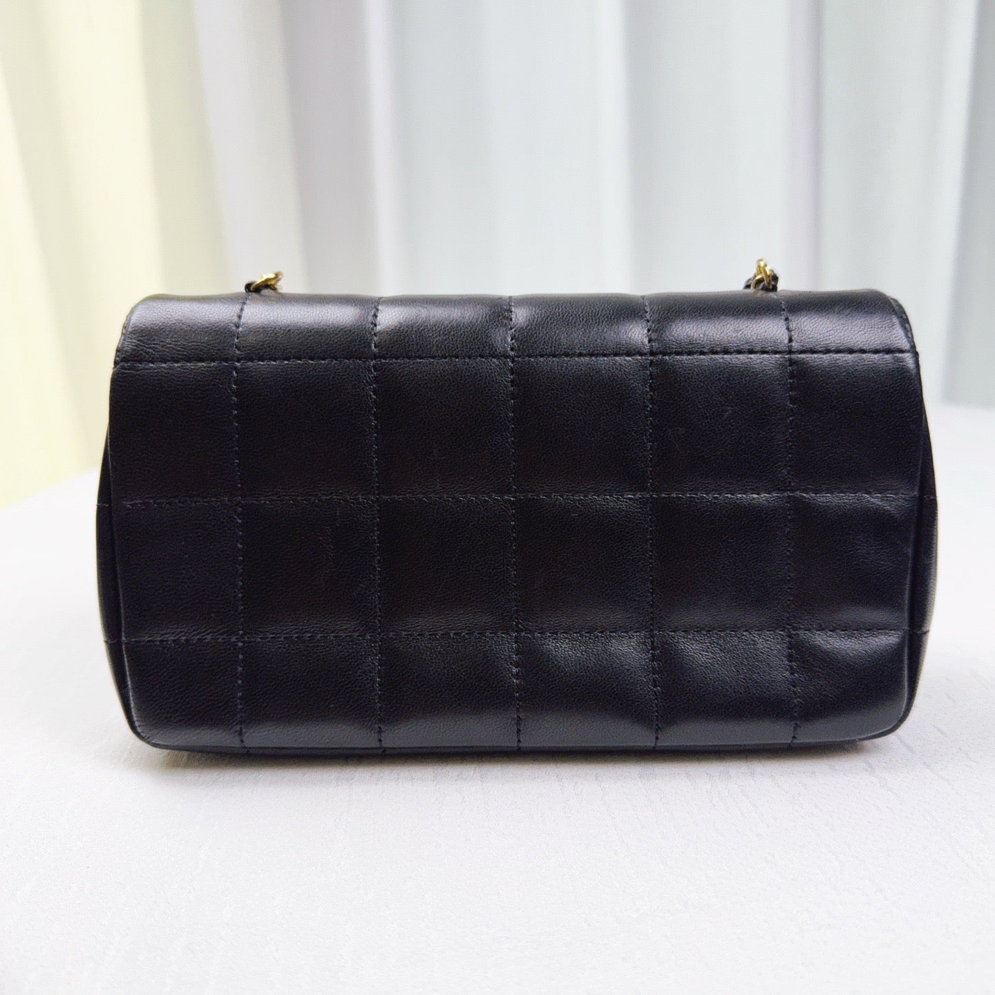 98% NEW - CHANEL Mini Ice Cube Black Lambskin with Gold Hardware 8×6×10cm