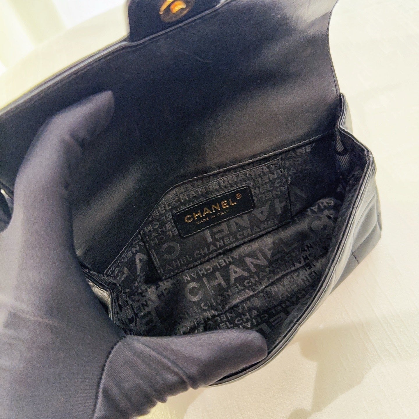 98% NEW - CHANEL Mini Ice Cube Black Lambskin with Gold Hardware 8×6×10cm