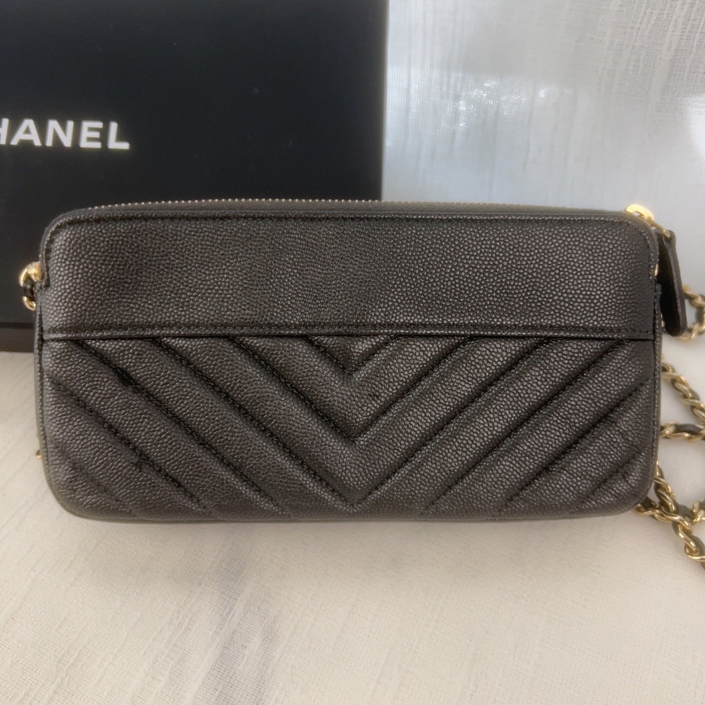 98% NEW - CHANEL WOC in Black Caviar Leather with Enamel CC Clasp and Gold Hardware 19×3×9cm