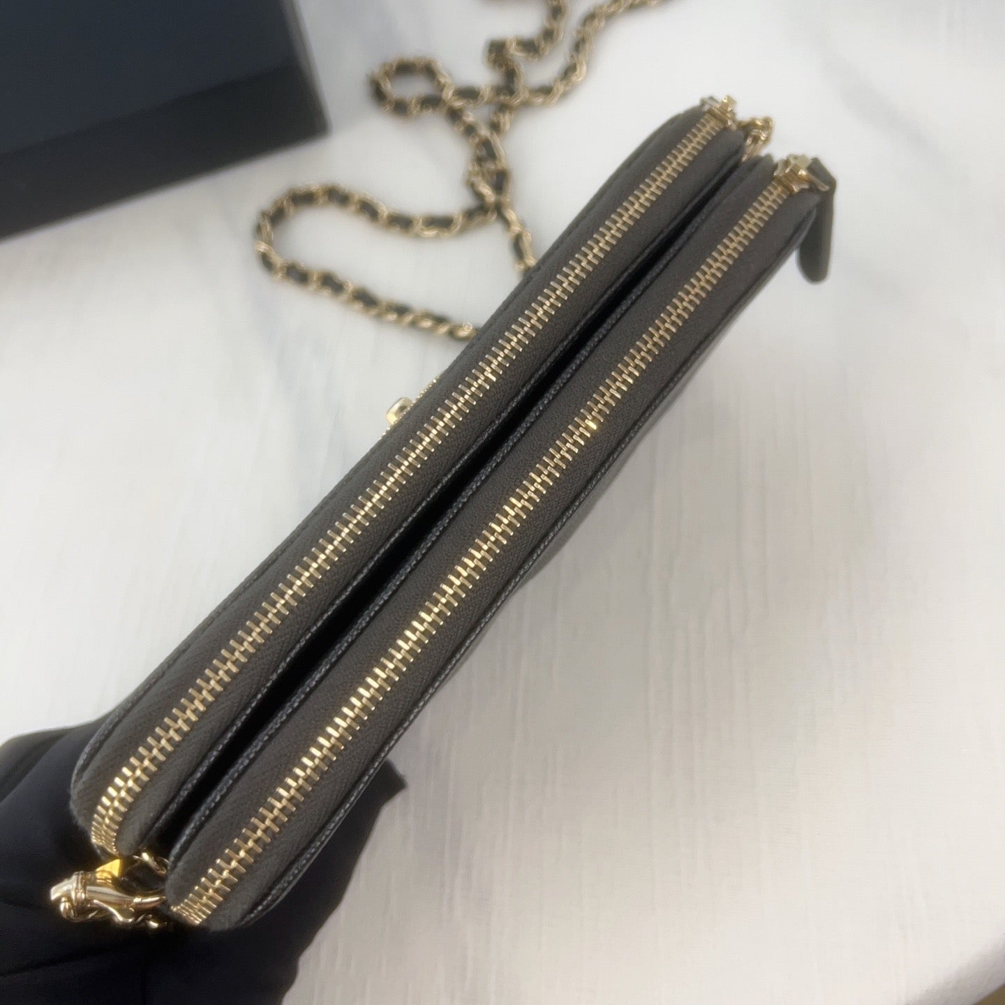 98% NEW - CHANEL WOC in Black Caviar Leather with Enamel CC Clasp and Gold Hardware 19×3×9cm