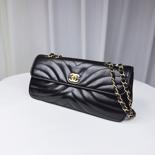 90% NEW - CHANEL V-Stitch Baguette CF Black Lambskin with Gold Hardware Medium Size 27 x 7 x 12 cm