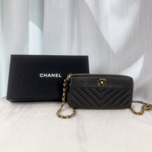 98% NEW - CHANEL WOC in Black Caviar Leather with Enamel CC Clasp and Gold Hardware 19×3×9cm
