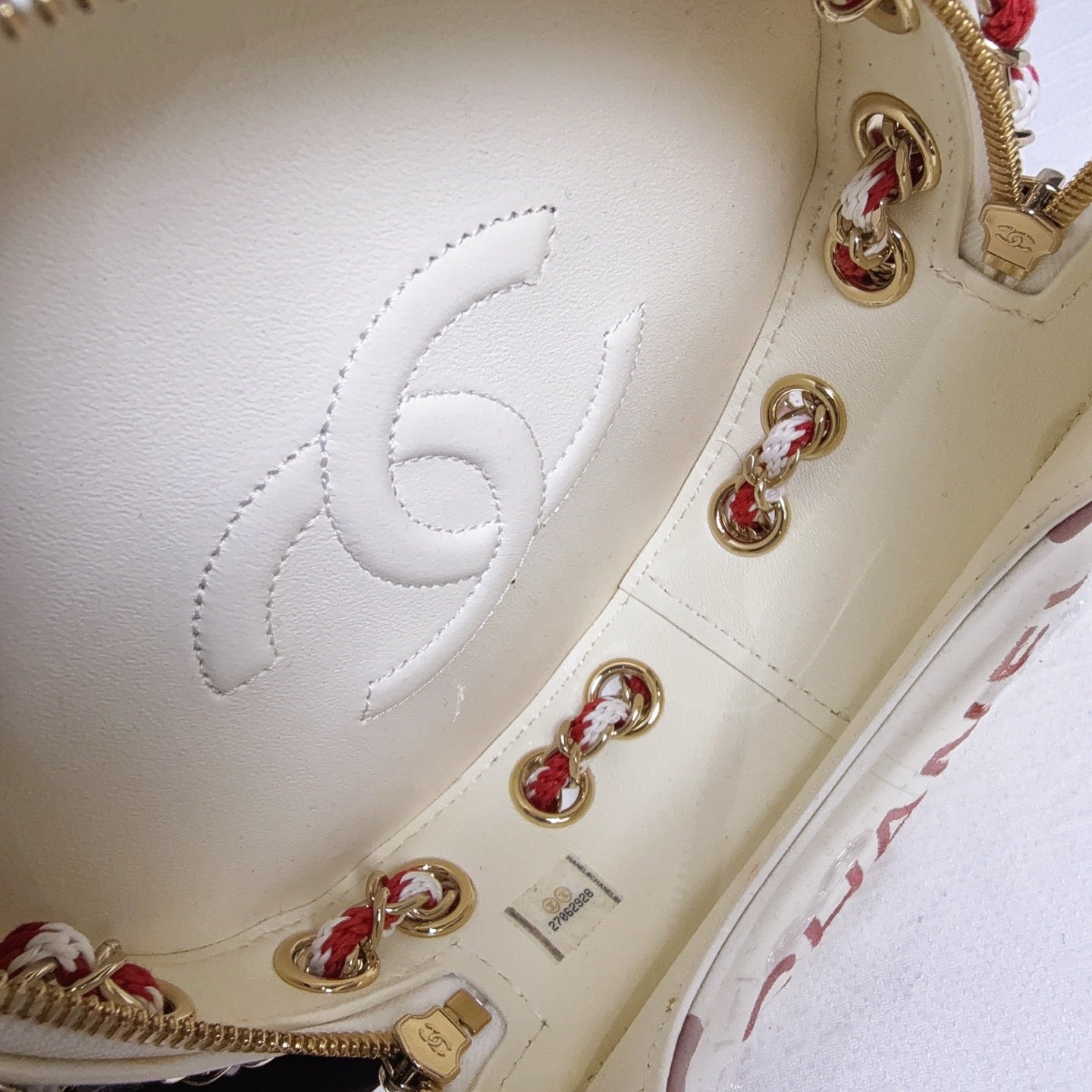 98% NEW - CHANEL Runway Red &amp; White Embroidered PVC Lifebuoy Round Bag with Chain Strap 18 x 6 x 18 cm