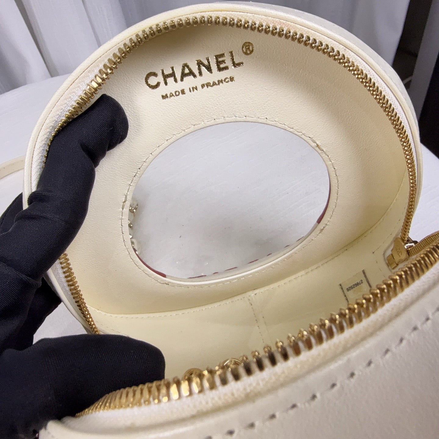 98% NEW - CHANEL Runway Red &amp; White Embroidered PVC Lifebuoy Round Bag with Chain Strap 18 x 6 x 18 cm