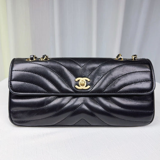 90% NEW - CHANEL V-Stitch Baguette CF Black Lambskin with Gold Hardware Medium Size 27 x 7 x 12 cm